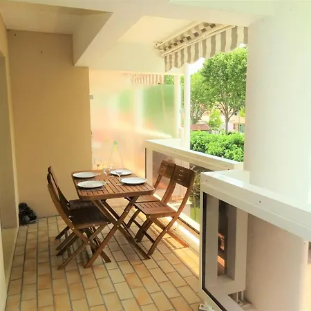 Clos St Arnaud - - T2, 4pers. Quartier Joigny Mae-9644 *